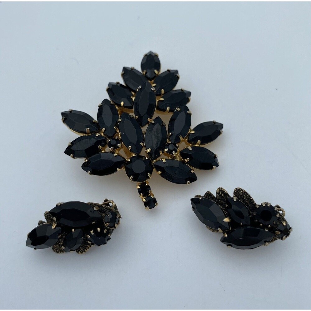 Vintage 1950s Black Marquise Rhinestone Brooch w Clip On Earrings Set, Gold Tone